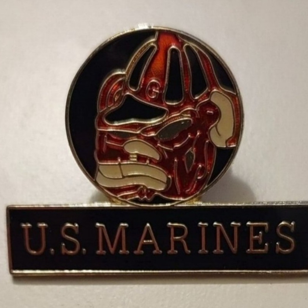 U. S. MARINES TIE TACK PIN-LIKE NEW CONDITION.